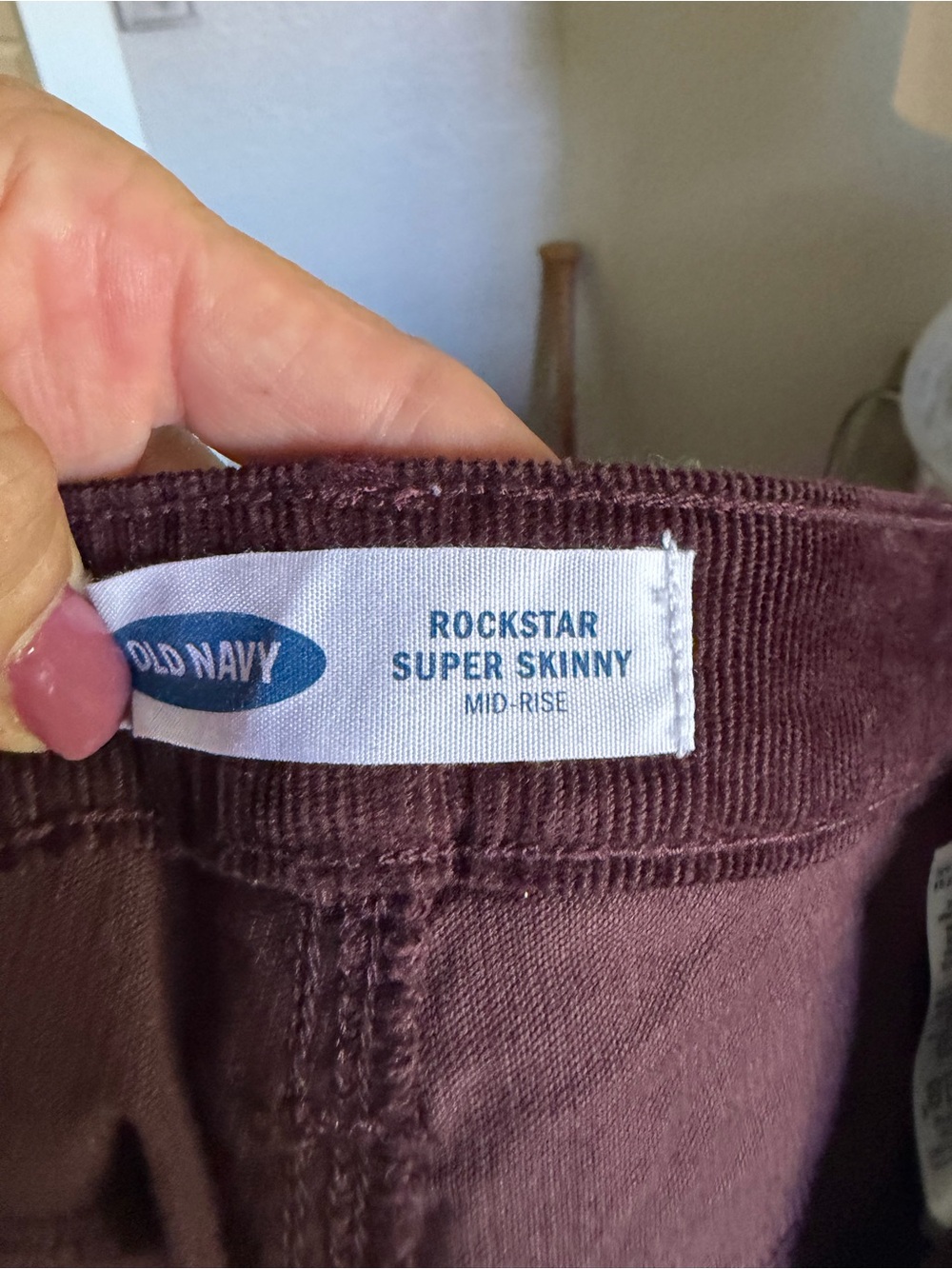 Old Navy Skinny Corduroys in Dark Burgundy - Picture 5 of 5